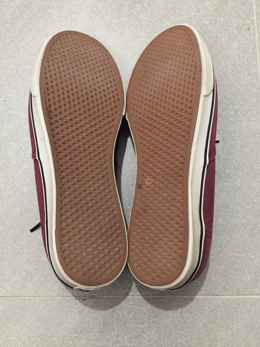 Vans Low Top Burgundy Sneakers - Picture 5 of 7